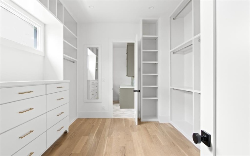 8703 Redondo Drive, Dallas, TX 75218, 4 Habitaciones Habitaciones , ,5 BañosBaños,Residential,En Venta,8703 Redondo Drive,0,21206129