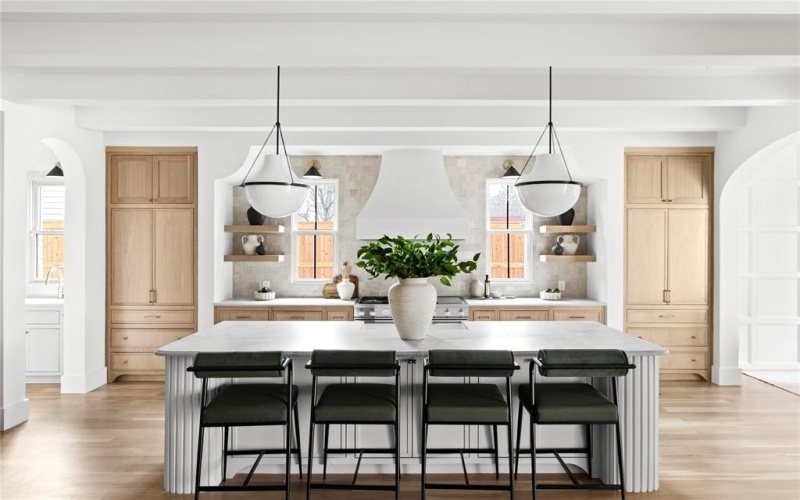 8703 Redondo Drive, Dallas, TX 75218, 4 Habitaciones Habitaciones , ,5 BañosBaños,Residential,En Venta,8703 Redondo Drive,0,21206129