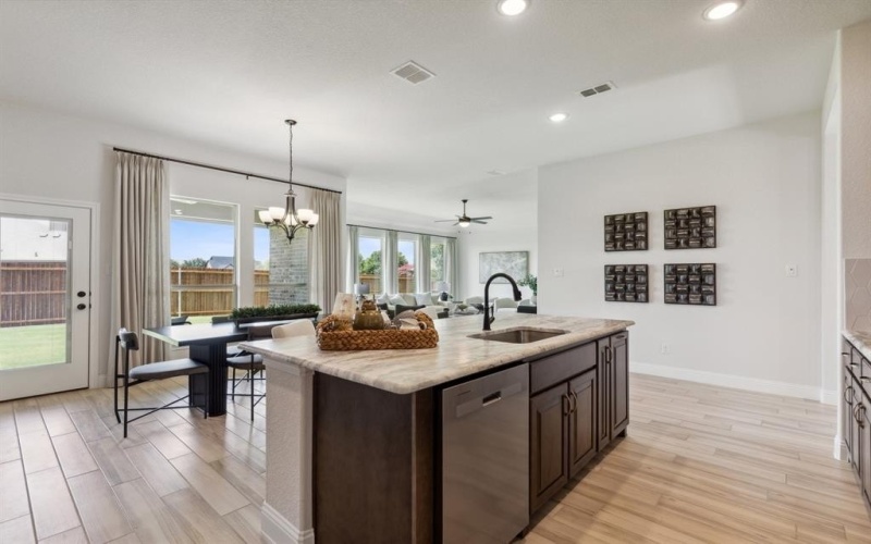 902 Meadow View Drive, Cleburne, TX 76033, 3 Habitaciones Habitaciones , ,2 BañosBaños,Residential,En Venta,902 Meadow View Drive,0,21207201