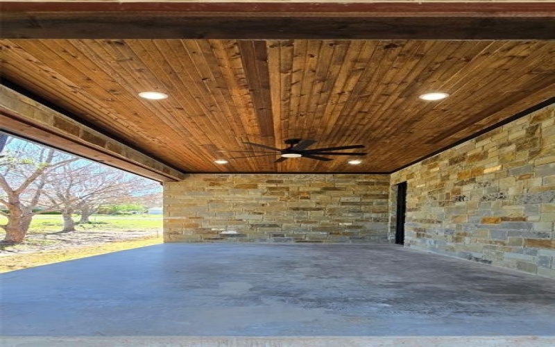 210 Knob Hill Drive, Granbury, TX 76048, 4 Bedrooms Bedrooms, ,2 BathroomsBathrooms,Residential,For Sale,210 Knob Hill Drive,0,21207349