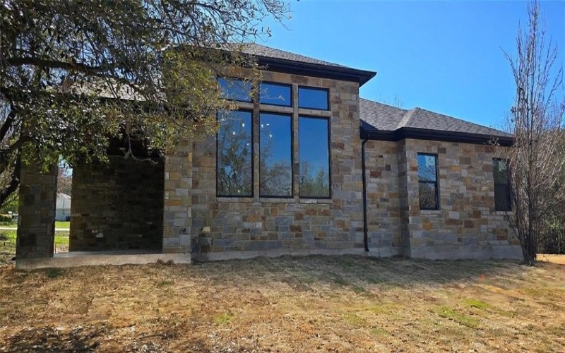 210 Knob Hill Drive, Granbury, TX 76048, 4 Bedrooms Bedrooms, ,2 BathroomsBathrooms,Residential,For Sale,210 Knob Hill Drive,0,21207349