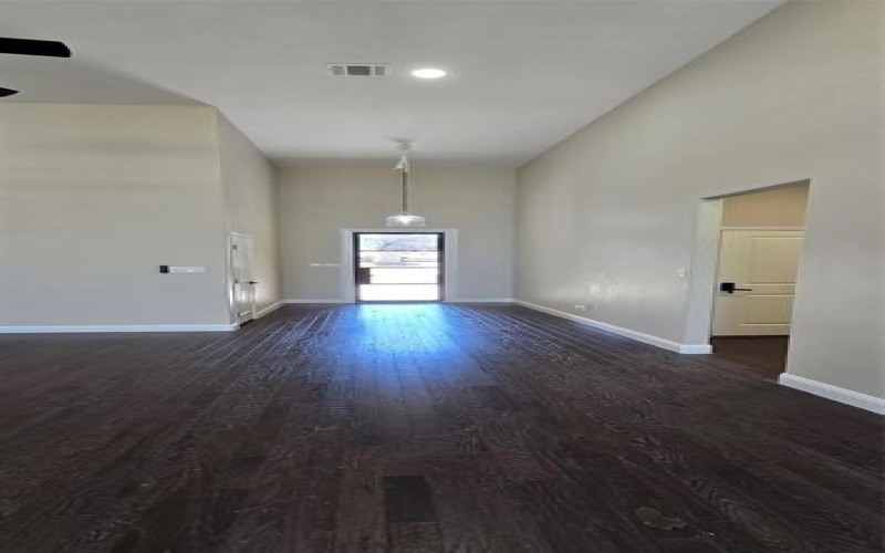 210 Knob Hill Drive, Granbury, TX 76048, 4 Bedrooms Bedrooms, ,2 BathroomsBathrooms,Residential,For Sale,210 Knob Hill Drive,0,21207349