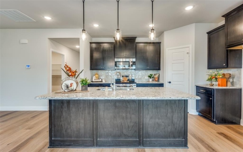 313 Sam Drive, Hillsboro, TX 76645, 3 Habitaciones Habitaciones , ,2 BañosBaños,Residential,En Venta,313 Sam Drive,0,21207619