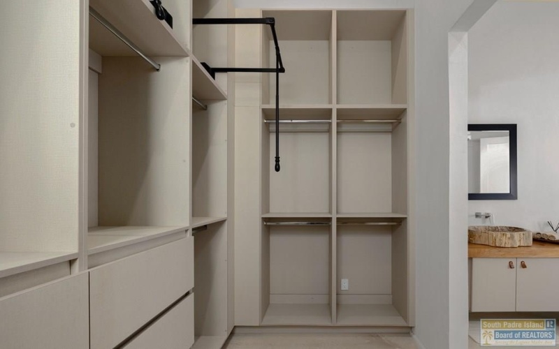 503 Shore Dr., South Padre Island, TX 78597, 9 Bedrooms Bedrooms, ,9 BathroomsBathrooms,Residential,For Sale,503 Shore Dr.,0,106001