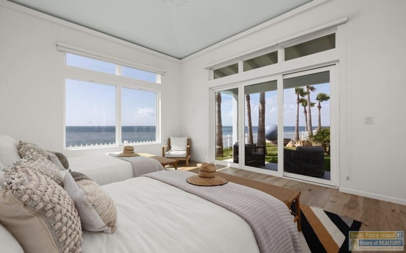 503 Shore Dr., South Padre Island, TX 78597, 9 Bedrooms Bedrooms, ,9 BathroomsBathrooms,Residential,For Sale,503 Shore Dr.,0,106001