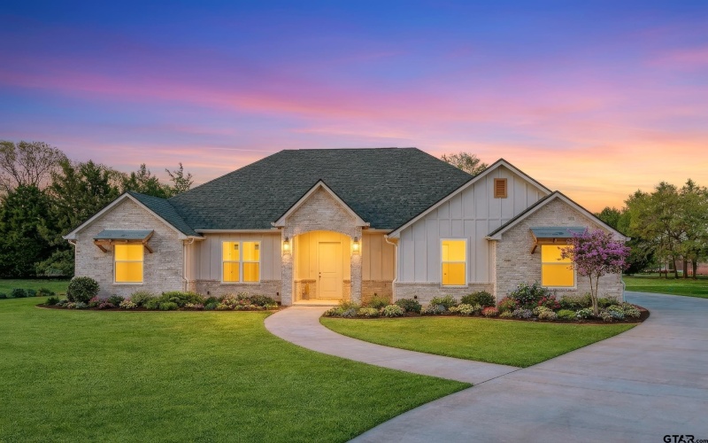 13946 Cedar Vista Lane, Tyler, TX 75704, 4 Habitaciones Habitaciones , ,3 BañosBaños,Residential,En Venta,13946 Cedar Vista Lane,0,26003599