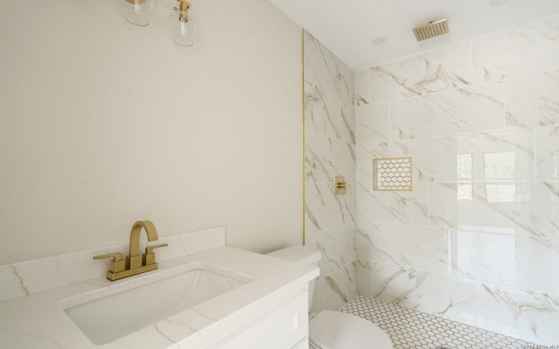 514 Linda Vista, Del Rio, TX 78840, 3 Bedrooms Bedrooms, ,2 BathroomsBathrooms,Residential,For Sale,514 Linda Vista,0,1948965