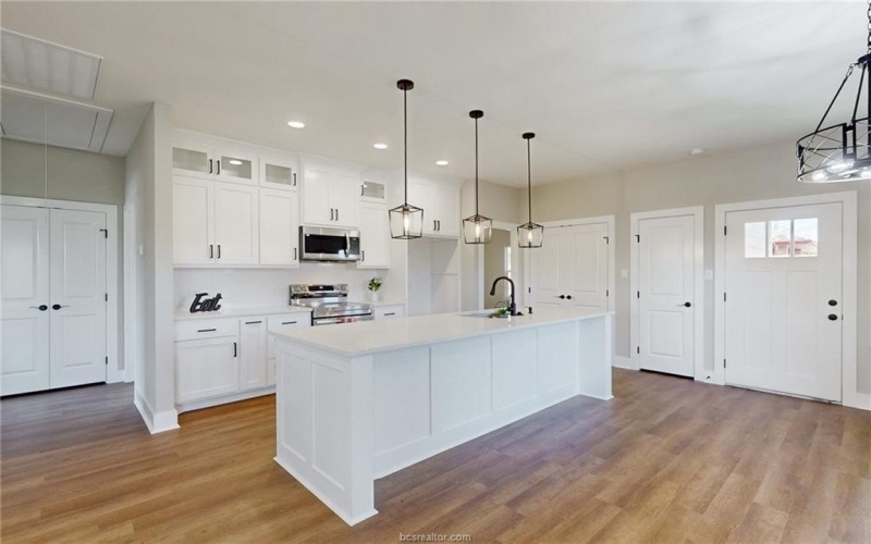 1313 Rollins Avenue, Bryan, TX 77803, 3 Bedrooms Bedrooms, ,2 BathroomsBathrooms,Residential,For Sale,1313 Rollins Avenue,0,26003000