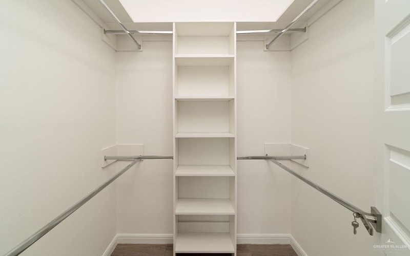 901 E Yuma Avenue, McAllen, TX 78504, 2 Bedrooms Bedrooms, ,2 BathroomsBathrooms,Residential,For Sale,901 E Yuma Avenue,0,498221