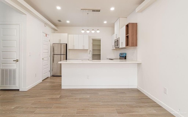 901 E Yuma Avenue, McAllen, TX 78504, 2 Bedrooms Bedrooms, ,2 BathroomsBathrooms,Residential,For Sale,901 E Yuma Avenue,0,498221