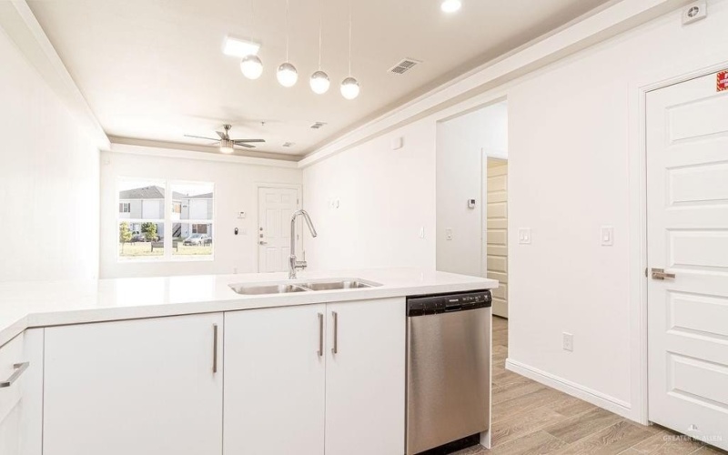 901 E Yuma Avenue, McAllen, TX 78504, 2 Bedrooms Bedrooms, ,2 BathroomsBathrooms,Residential,For Sale,901 E Yuma Avenue,0,498221