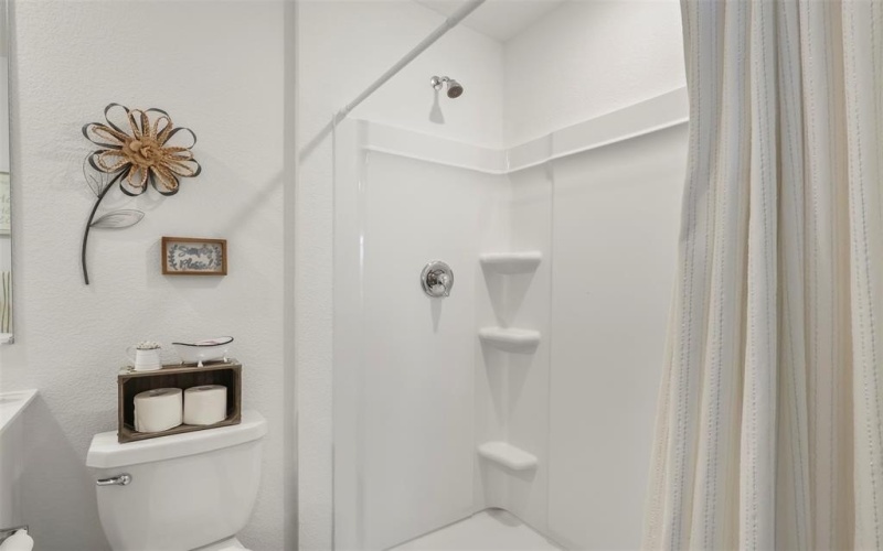 7229 Adderly Road, Pilot Point, TX 76258, 3 Bedrooms Bedrooms, ,2 BathroomsBathrooms,Residential,For Sale,7229 Adderly Road,0,21202404