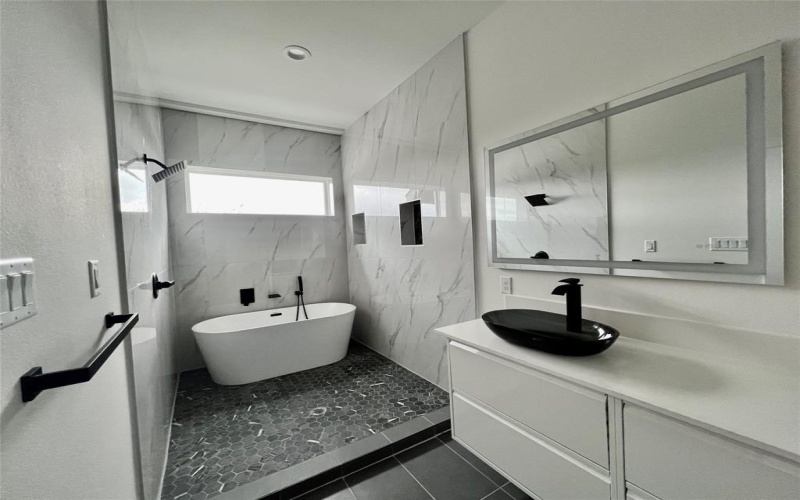 1526 Claude Street, Dallas, TX 75203, 3 Bedrooms Bedrooms, ,2 BathroomsBathrooms,Residential,For Sale,1526 Claude Street,0,21203377