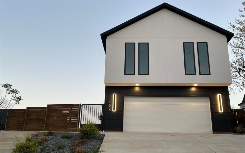 1526 Claude Street, Dallas, TX 75203, 3 Bedrooms Bedrooms, ,2 BathroomsBathrooms,Residential,For Sale,1526 Claude Street,0,21203377