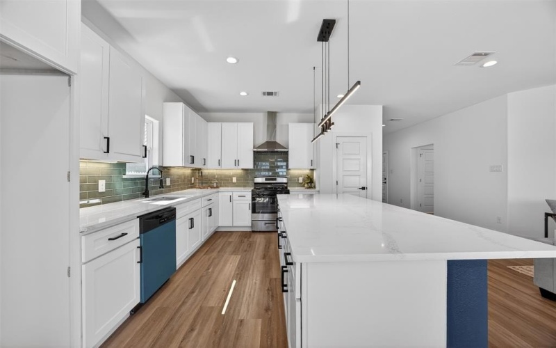 2705 S Jones Street, Fort Worth, TX 76104, 4 Habitaciones Habitaciones , ,3 BañosBaños,Residential,En Venta,2705 S Jones Street,0,21208511