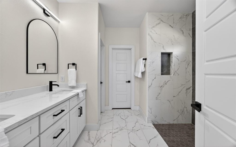 2705 S Jones Street, Fort Worth, TX 76104, 4 Habitaciones Habitaciones , ,3 BañosBaños,Residential,En Venta,2705 S Jones Street,0,21208511