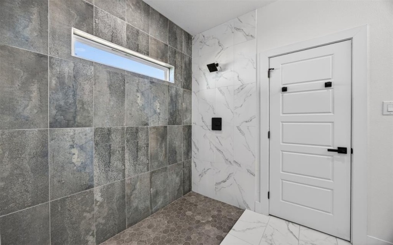 2705 S Jones Street, Fort Worth, TX 76104, 4 Habitaciones Habitaciones , ,3 BañosBaños,Residential,En Venta,2705 S Jones Street,0,21208511