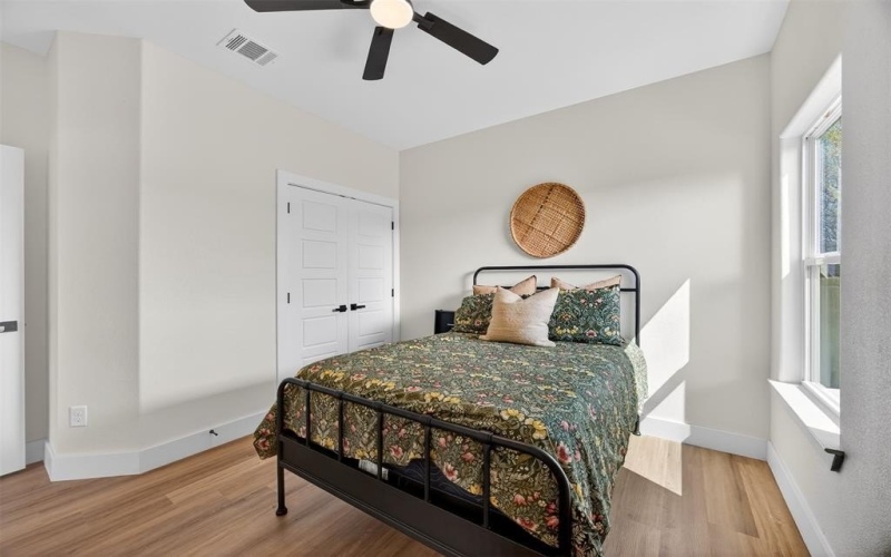 2705 S Jones Street, Fort Worth, TX 76104, 4 Habitaciones Habitaciones , ,3 BañosBaños,Residential,En Venta,2705 S Jones Street,0,21208511