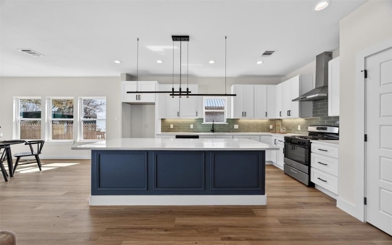 2705 S Jones Street, Fort Worth, TX 76104, 4 Habitaciones Habitaciones , ,3 BañosBaños,Residential,En Venta,2705 S Jones Street,0,21208511