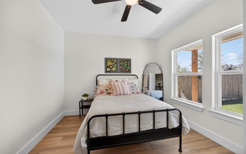 2705 S Jones Street, Fort Worth, TX 76104, 4 Habitaciones Habitaciones , ,3 BañosBaños,Residential,En Venta,2705 S Jones Street,0,21208511