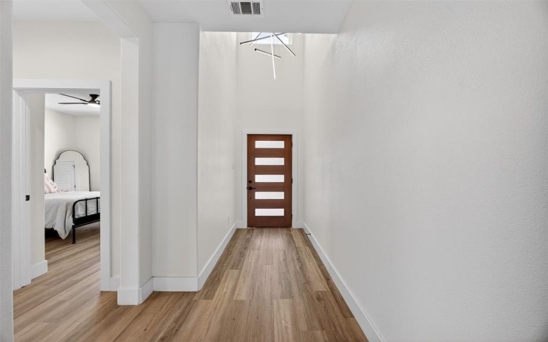 2705 S Jones Street, Fort Worth, TX 76104, 4 Habitaciones Habitaciones , ,3 BañosBaños,Residential,En Venta,2705 S Jones Street,0,21208511