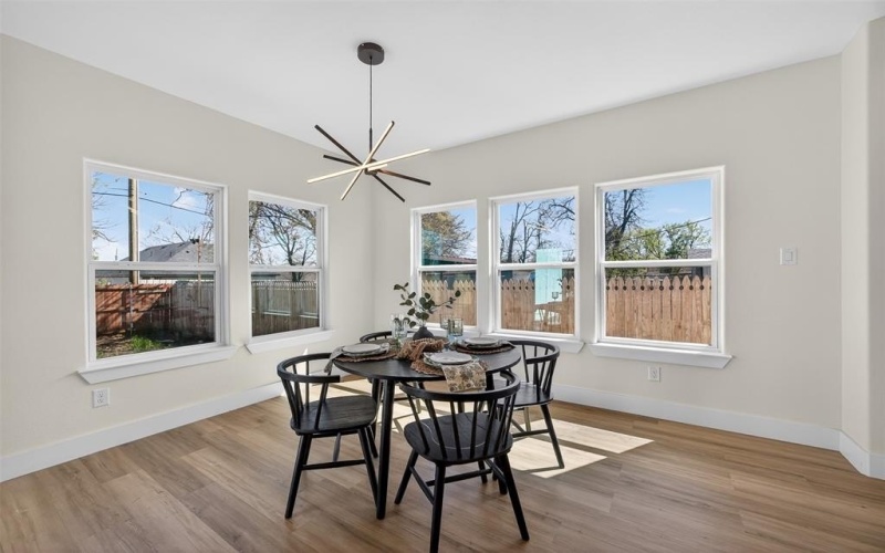 2705 S Jones Street, Fort Worth, TX 76104, 4 Habitaciones Habitaciones , ,3 BañosBaños,Residential,En Venta,2705 S Jones Street,0,21208511