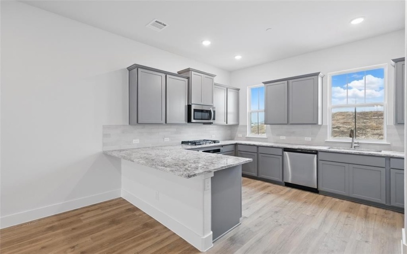 825 Heights Way, Plano, TX 75075, 3 Bedrooms Bedrooms, ,3 BathroomsBathrooms,Residential,For Sale,825 Heights Way,0,21208609