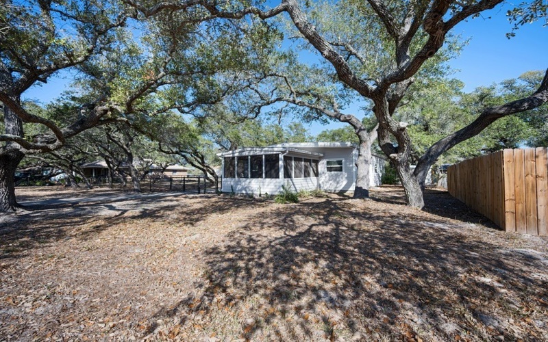 15 Bois D'Arc, ROCKPORT, TX 78382, 2 Bedrooms Bedrooms, ,2 BathroomsBathrooms,Residential,For Sale,15 Bois D'Arc,0,154754