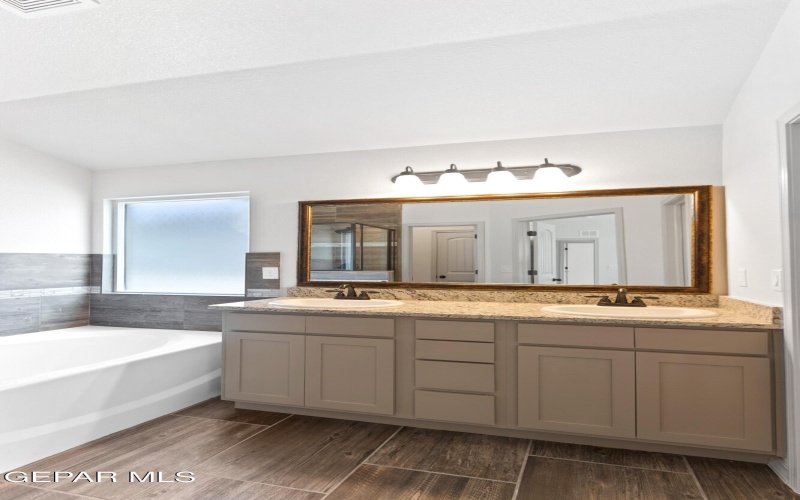 1421 Summer Storm Place, El Paso, TX 79928, 4 Habitaciones Habitaciones , ,2 BañosBaños,Residential,En Venta,1421 Summer Storm Place,0,940271