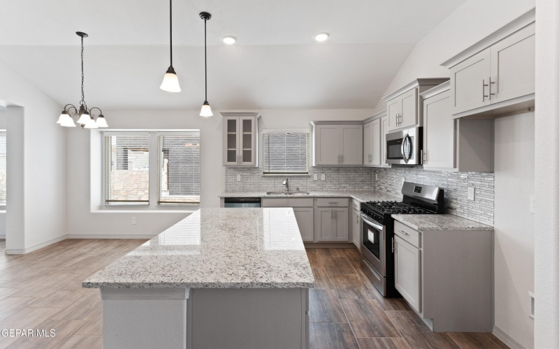 1421 Summer Storm Place, El Paso, TX 79928, 4 Habitaciones Habitaciones , ,2 BañosBaños,Residential,En Venta,1421 Summer Storm Place,0,940271