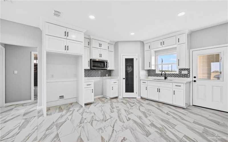 331 Barcelona Drive, Donna, TX 78537, 3 Bedrooms Bedrooms, ,2 BathroomsBathrooms,Residential,For Sale,331 Barcelona Drive,0,498227