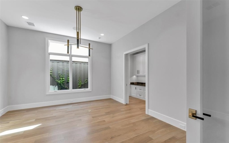 35 Elk Stone Drive, Dallas, TX 75248, 3 Habitaciones Habitaciones , ,3 BañosBaños,Residential,En Venta,35 Elk Stone Drive,0,21203920