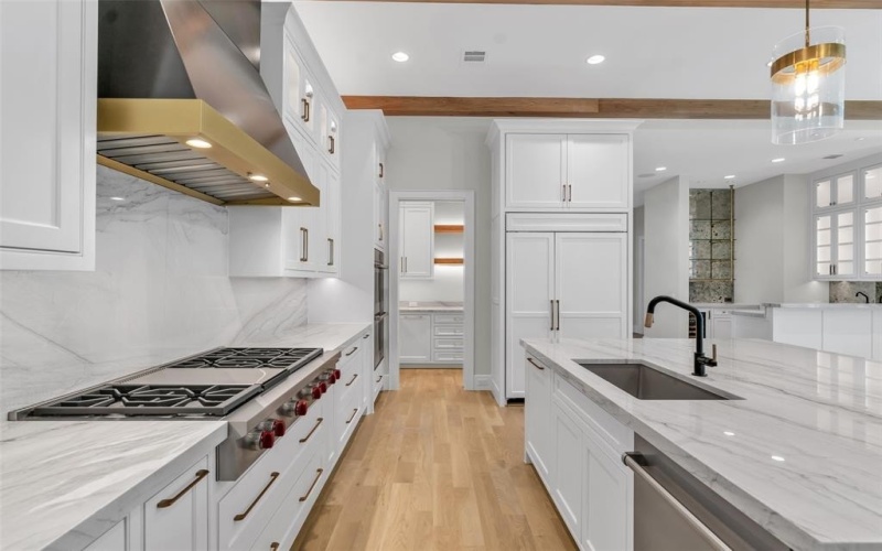 35 Elk Stone Drive, Dallas, TX 75248, 3 Habitaciones Habitaciones , ,3 BañosBaños,Residential,En Venta,35 Elk Stone Drive,0,21203920