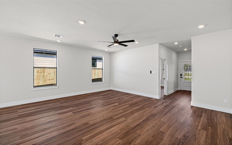 1529 Corona Drive, Granbury, TX 76048, 3 Bedrooms Bedrooms, ,2 BathroomsBathrooms,Residential,For Sale,1529 Corona Drive,0,21208057