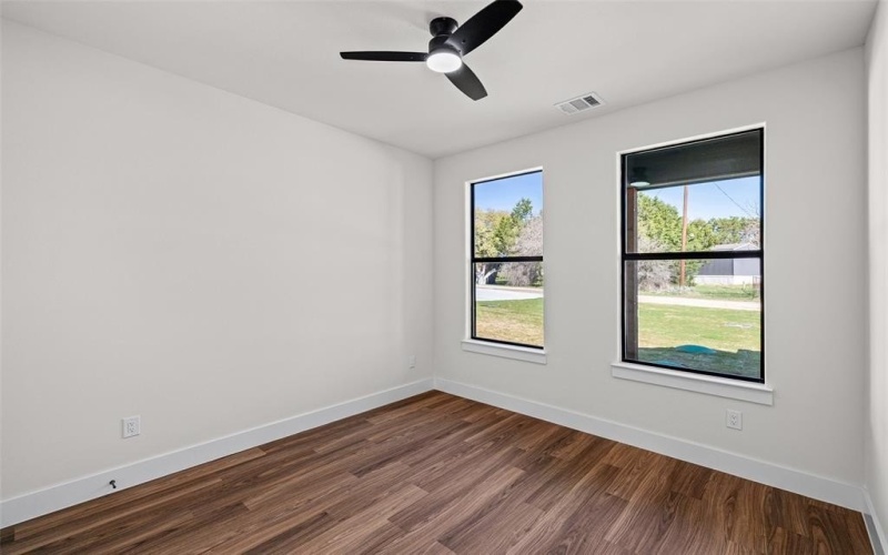 1529 Corona Drive, Granbury, TX 76048, 3 Bedrooms Bedrooms, ,2 BathroomsBathrooms,Residential,For Sale,1529 Corona Drive,0,21208057