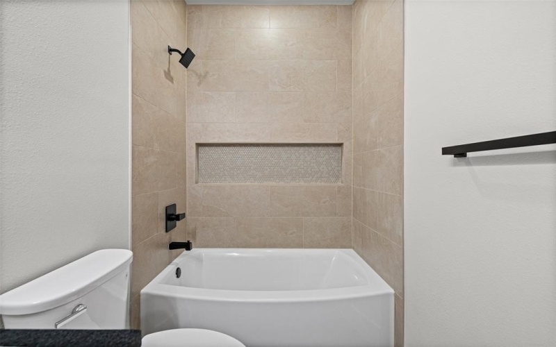 1529 Corona Drive, Granbury, TX 76048, 3 Bedrooms Bedrooms, ,2 BathroomsBathrooms,Residential,For Sale,1529 Corona Drive,0,21208057