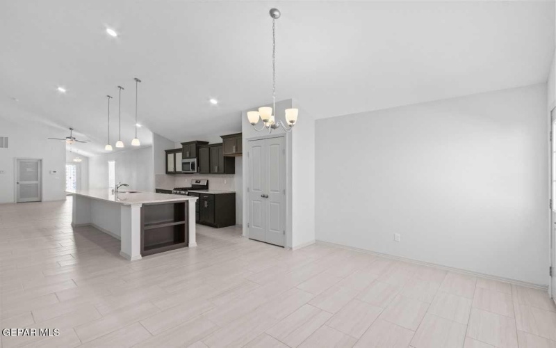 1376 Summer Enclave Place, El Paso, TX 79928, 4 Bedrooms Bedrooms, ,3 BathroomsBathrooms,Residential,For Sale,1376 Summer Enclave Place,0,939763