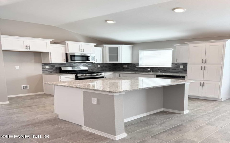 13925 Summer Hail Avenue, El Paso, TX 79928, 4 Bedrooms Bedrooms, ,2 BathroomsBathrooms,Residential,For Sale,13925 Summer Hail Avenue,0,940283