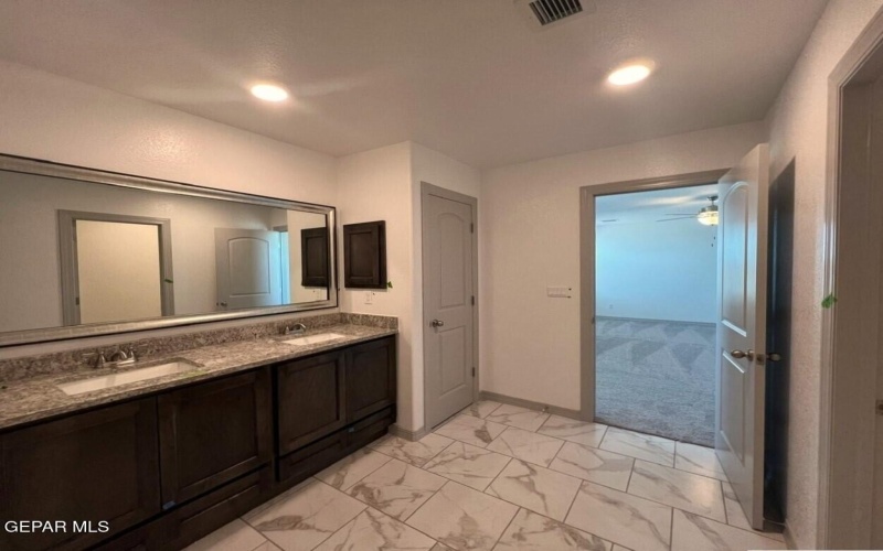 208 Hidden Gem Street, El Paso, TX 79928, 5 Bedrooms Bedrooms, ,3 BathroomsBathrooms,Residential,For Sale,208 Hidden Gem Street,0,940312