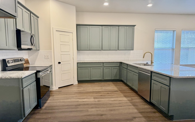 7007 16th Street, Lubbock, TX 79416, 3 Bedrooms Bedrooms, ,2 BathroomsBathrooms,Residential,For Sale,7007 16th Street,0,202603439