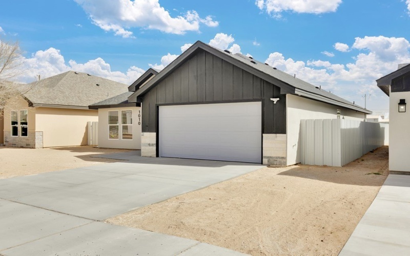 1010 N Carol Ave, Monahans, TX 79756, 4 Habitaciones Habitaciones , ,2 BañosBaños,Residential,En Venta,1010 N Carol Ave,0,173161