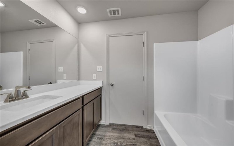 1635 Lucky Street, Bryan, TX 77803, 3 Habitaciones Habitaciones , ,2 BañosBaños,Residential,En Venta,1635 Lucky Street,0,26003185