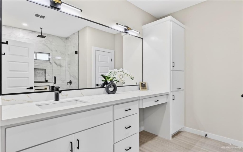 5805 N Playa Del Sol Street, Edinburg, TX 78542, 3 Bedrooms Bedrooms, ,2 BathroomsBathrooms,Residential,For Sale,5805 N Playa Del Sol Street,0,498293