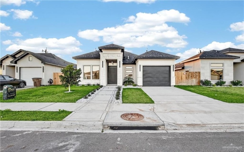 5805 N Playa Del Sol Street, Edinburg, TX 78542, 3 Bedrooms Bedrooms, ,2 BathroomsBathrooms,Residential,For Sale,5805 N Playa Del Sol Street,0,498293