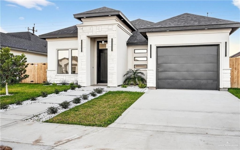 5805 N Playa Del Sol Street, Edinburg, TX 78542, 3 Bedrooms Bedrooms, ,2 BathroomsBathrooms,Residential,For Sale,5805 N Playa Del Sol Street,0,498293