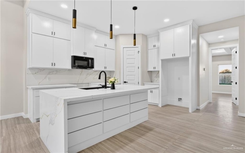 5805 N Playa Del Sol Street, Edinburg, TX 78542, 3 Bedrooms Bedrooms, ,2 BathroomsBathrooms,Residential,For Sale,5805 N Playa Del Sol Street,0,498293