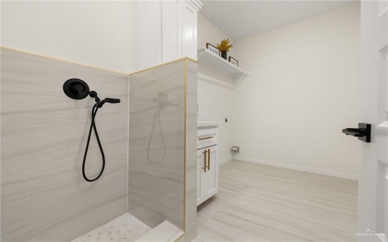 1602 Foxtail Street, Donna, TX 78537, 3 Bedrooms Bedrooms, ,2 BathroomsBathrooms,Residential,For Sale,1602 Foxtail Street,0,498372