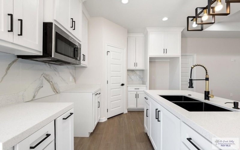 719 FOSTER LN, BROWNSVILLE, TX 78521, 4 Bedrooms Bedrooms, ,2 BathroomsBathrooms,Residential,For Sale,719 FOSTER LN,0,29774928