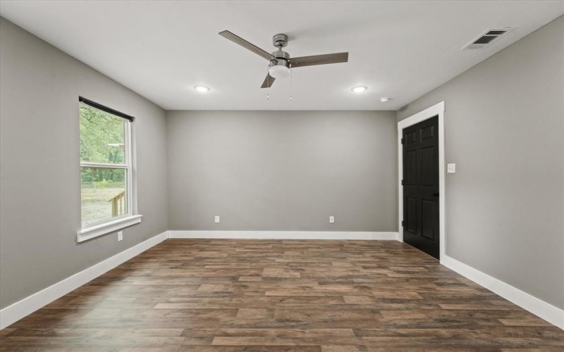 310 Eagle Drive, Gun Barrel City, TX 75156, 3 Bedrooms Bedrooms, ,2 BathroomsBathrooms,Residential,For Sale,310 Eagle Drive,20699109