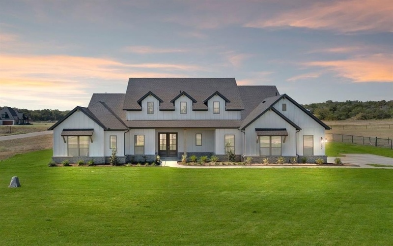 2001 Veal Circle, Springtown, TX 76085, 3 Bedrooms Bedrooms, ,2 BathroomsBathrooms,Residential,For Sale,2001 Veal Circle,0,21210132